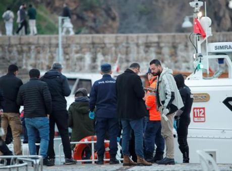 Antalya’da acı olay! Denize düşen şahsı ararken bulundu