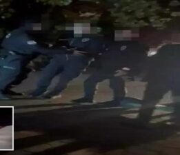 Avukat ve müvekkiline ters kelepçe takmışlardı! O polis ve bekçiler hem görevden alındı hem de hapis cezası verildi