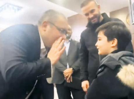Babasına iş isteyen çocuğa rüşvet sorusu tepki çekti: CHP’li Özarslan özür diledi