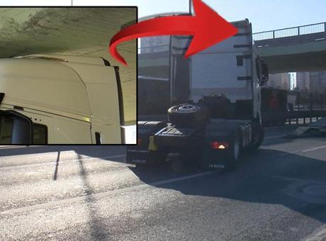 Bahçelievler D-100’de trafik felç! Üst geçitten geçemeyen TIR yolu tıkadı
