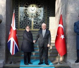 Bakan Güler, Birleşik Krallık Savunma Tedarik ve Sanayi Devlet Bakanı Eagle ile görüştü