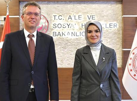 Bakan Mahinur Göktaş, Macaristan Kültür ve Yenilik Bakanı Hanko ile görüştü