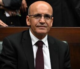 Bakan Şimşek, Umman’da resmi temaslarda bulunuyor