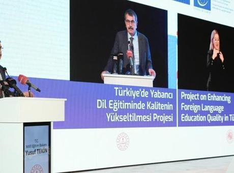 Bakan Tekin: Türkiye’deki yabancı dil öğretiminin de ciddi bir şekilde farklılaşacağına inanıyorum