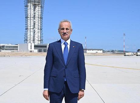 Bakan Uraloğlu: ‘Havalimanımızda 2024 yılında 241 bin 536 uçak trafiği gerçekleşti”