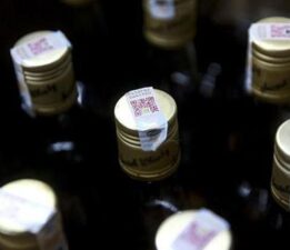 Bakan Yerlikaya duyurdu! 5 bin 740 şişe sahte alkol ele geçirildi