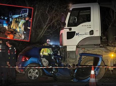 Bartın’da korkunç kaza! Otomobil ile kamyon kafa kafaya çarpıştı: 5 ölü