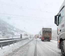 Burdur’da kar yağışı! Ulaşımda aksamalar yaşandı