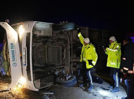Cenaze yolunda kaza! Ölü ve yaralılar var