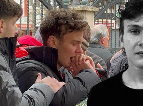 Çığ faciasında hayatını kaybeden milli judocu Emre’nin ikizi tabutun başından bir an olsun ayrılmadı
