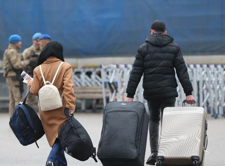 Cilvegözü Sınır Kapısı’nda hareketlilik sürüyor! ‘Sonunda memleketimize kavuşacağız’