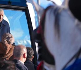 Cumhurbaşkanı Erdoğan’ı atlı cirit sporcuları karşıladı