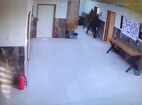 Ders programı kavgasında akılalmaz son! Öğretmenin ağabeyi okula gelip, iki öğretmeni dövdü