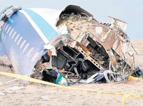Düşen uçaktan 29 kişi kurtuldu