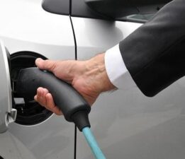 Elektrikli araçların konutlarda şarj edilmesi riski!