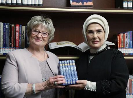 Emine Erdoğan, Macaristan Cumhurbaşkanı’nın eşi ile bir araya geldi