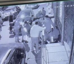 Esenler’de 10 kişilik grup polise saldırdı! Gözaltına alındılar