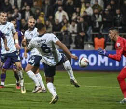Fenerbahçe’nin en hırçın isimleri Djiku ve Fred oldu