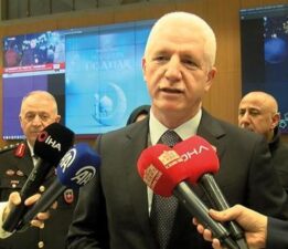 İstanbul Valisi Gül:‘Sabaha kadar 112 Acil Çağrı Merkezi’ne ziyaretlerimize devam edeceğiz
