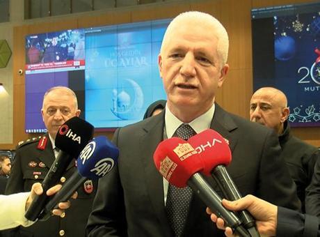 İstanbul Valisi Gül:‘Sabaha kadar 112 Acil Çağrı Merkezi’ne ziyaretlerimize devam edeceğiz