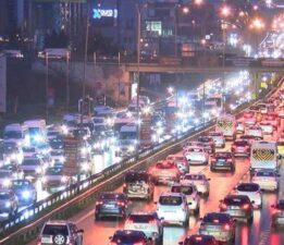 İstanbul’da iş çıkış saatinde trafik yoğunluğu yüzde 89’a ulaştı