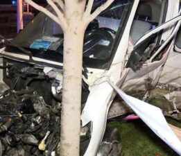 İstanbul’da servis minibüsü, otomobille çarpıştı! Çok sayıda yaralı var