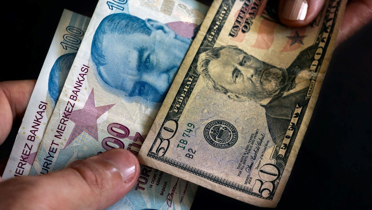 Kapalıçarşı’da sahte dolar fırsatçılığı: 100 dolar 98 dolar olarak bozuluyor