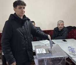 Karabük’te vatandaşlar sandık başında