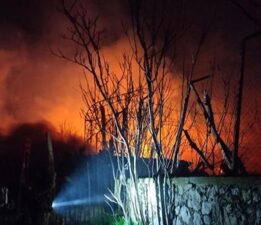 Kartal’da film platosunda korkutan yangın