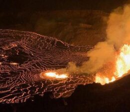 Kilauea Yanardağı uyandı! Lavlar 80 metre yüksekliğe ulaştı