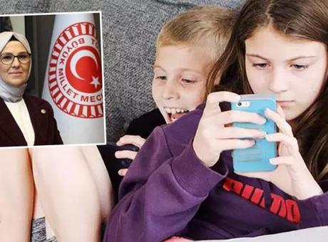 Komisyon Başkanı Katırcıoğlu açıkladı! ‘Sosyal medyada yaş sınırlamasını gündemimizde tutmaya devam edeceğiz’