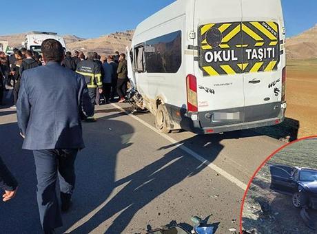 Mardin’de feci kaza! Servis minibüsü ile otomobil çarpıştı: 12 yaralı