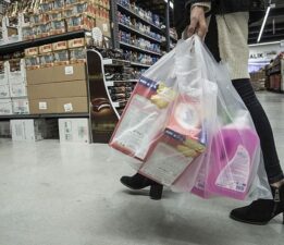 Market poşetlerine zam gelecek mi? Bakanlıktan açıklama