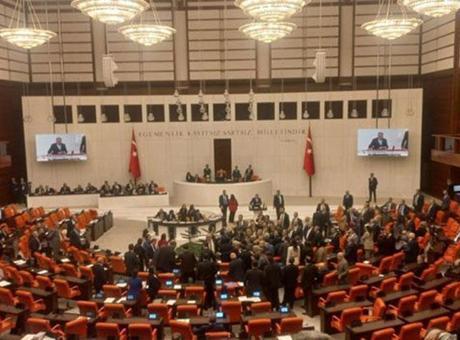Meclis’te ‘alkış’ gerginliği