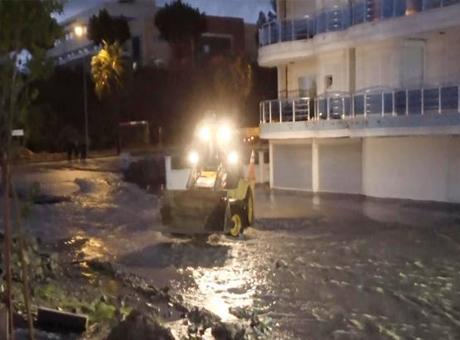 Meteoroloji uyarmıştı! Şiddetli yağış su baskınlarına sebep oldu