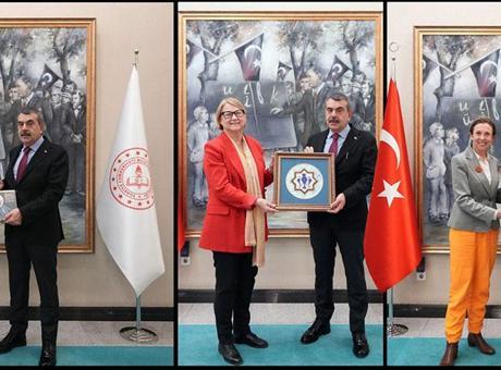 Milli Eğitim Bakanı Tekin büyükelçileri kabul etti