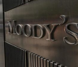 Moody’s Fransa’nın kredi notunu düşürdü