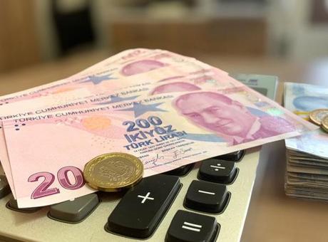 Son dakika: Asgari ücret için 3 uzmandan 3 farklı tahmin! TÜRK-İŞ’in talebi sonrası gözler işveren cephesinde