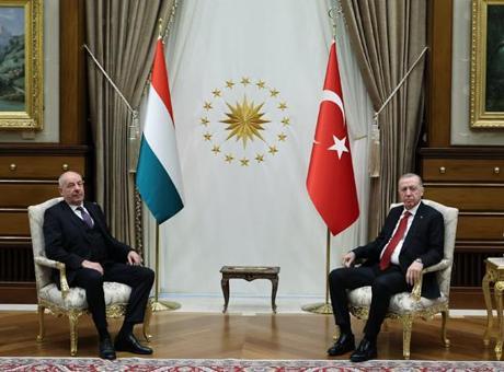 SON DAKİKA: Cumhurbaşkanı Erdoğan, Macaristan Cumhurbaşkanı Sulyok ile bir araya geldi