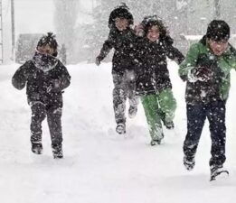 SON DAKİKA HAVA DURUMU: Meteoroloji uyarmıştı! Yoğun kar nedeniyle Ardahan’da okullar tatil edildi
