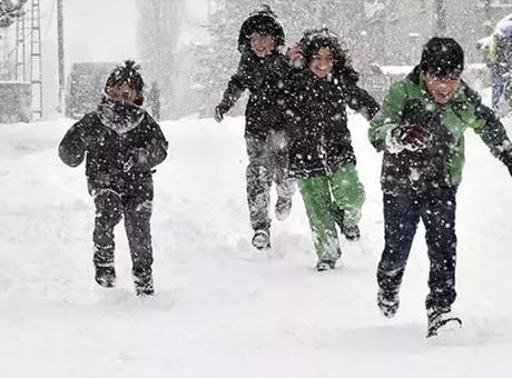 SON DAKİKA HAVA DURUMU: Meteoroloji uyarmıştı! Yoğun kar nedeniyle Ardahan’da okullar tatil edildi