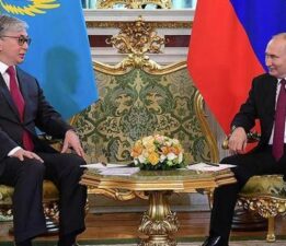 Tokayev ve Putin, Aktau’daki uçak kazasını görüştü