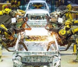Türkiye otomotiv ve lojistik sektörleriyle Avrupa ve Asya’yı birbirine bağlıyor