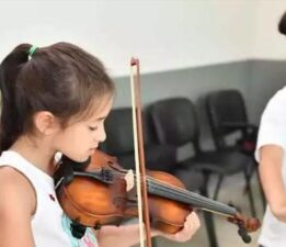 Türkiye’de bir ilk! Müzik eğitimi uygulayan ilk devlet okulu açıldı