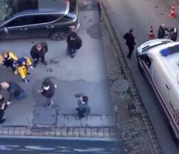 Ümraniye’de korku dolu anlar! Vakaya giden ambulans şoförüne saldırdı
