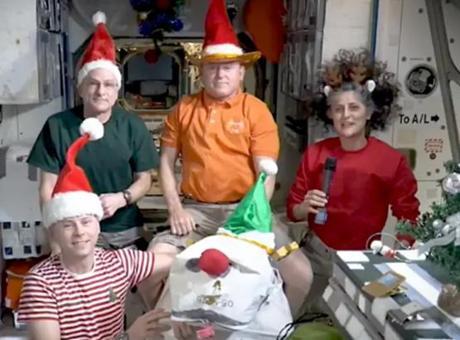 Uzayda Noel! Uzayda mahsur kalan astronotların Noel kutlaması olay yarattı