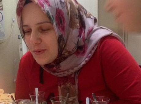 Veliyle tartıştı, bir anda yere yığıldı! Sema öğretmeni yoğun bakımda