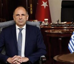 Yunanistan Dışişleri Bakanı Yerapetritis’ten Suriye açıklaması: Türkiye aktif bir aktör