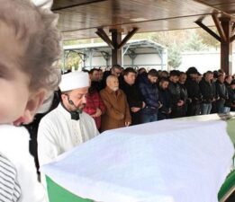 29 Aralık’ta yeni yaşına girmişti! 3 yaşındaki Ecrin son yolculuğuna uğurlandı