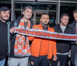 Adanaspor’un iki yeni transferi kente geldi